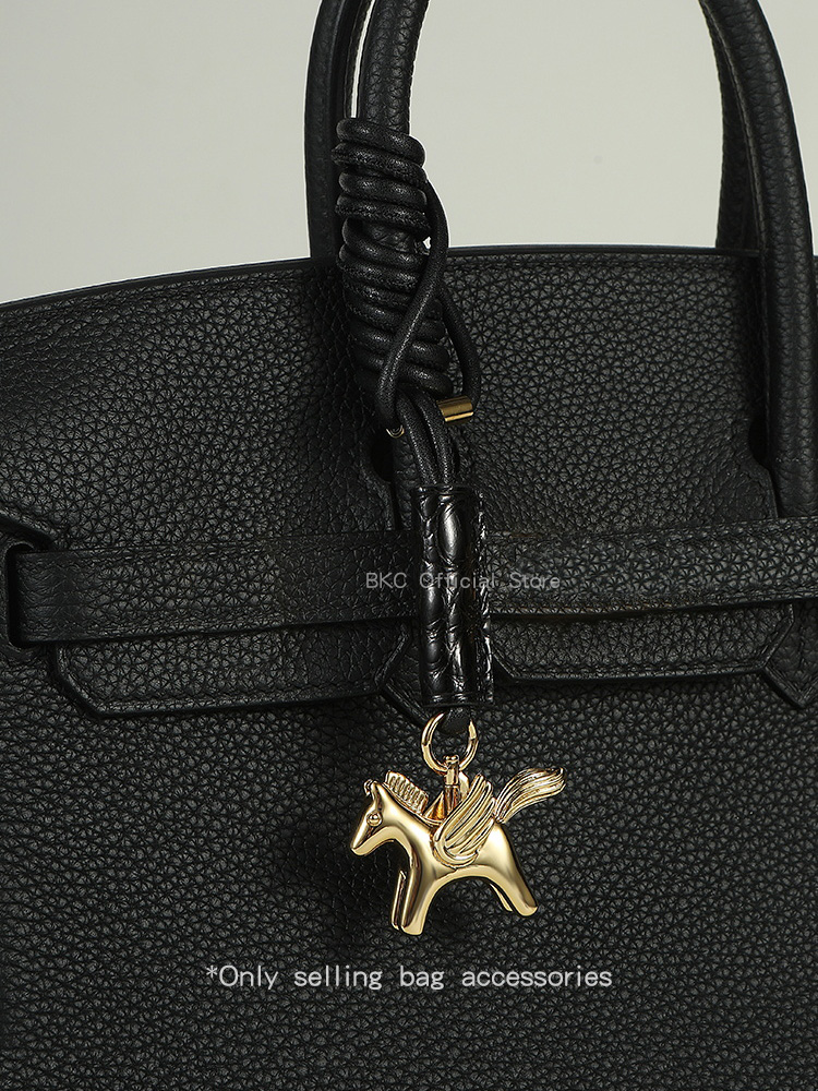 Lujoso Colgante de Latón con F - Luxury Bags Hermes reseña y precio