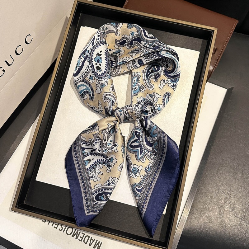 Pañuelo Cuadrado de Satén de L - Luxury Bags Casual reseña y precio